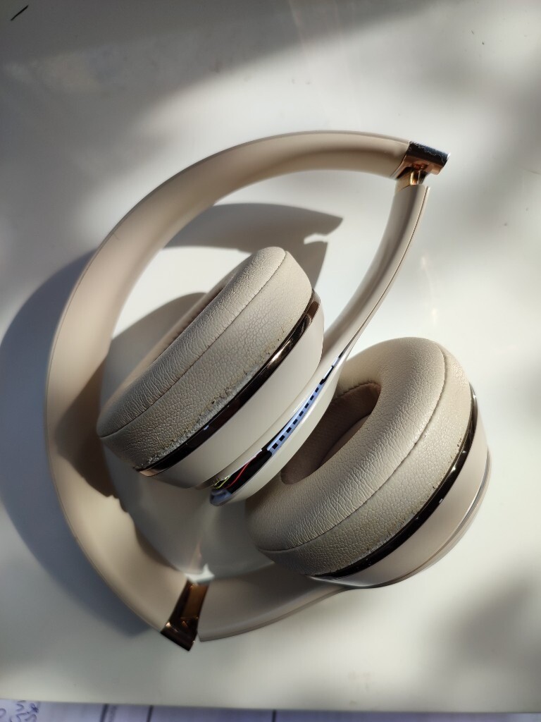 Beats Solo headphones for repair or 